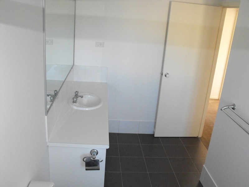 27/2 Meadowbrook Drive, Meadowbrook QLD 4131