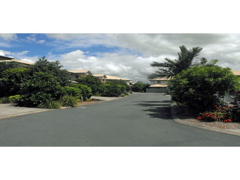 27/2 Meadowbrook Drive, Meadowbrook QLD 4131