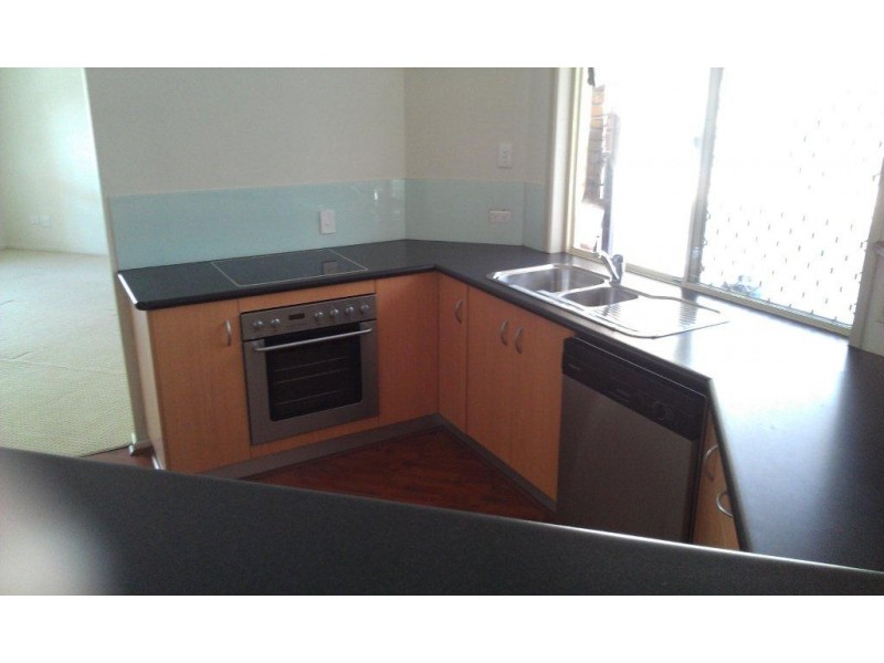 5 Glenalwyn, Holland Park QLD 4121