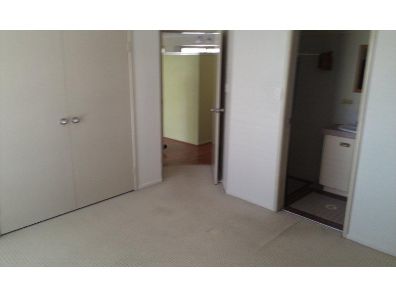 5 Glenalwyn, Holland Park QLD 4121