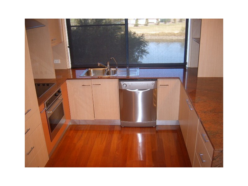 11/4 University Drive, Robina QLD 4226