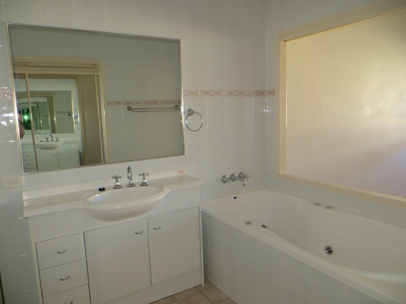 13/82 Limetree Parade, Runaway Bay QLD 4216