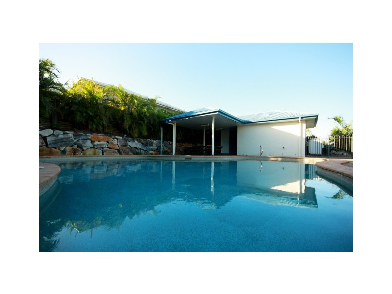8 Zahner Place, Manly West QLD 4179