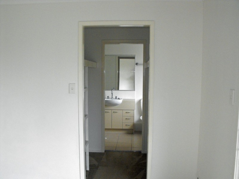 23 / 6 University Drive, Meadowbrook QLD 4131