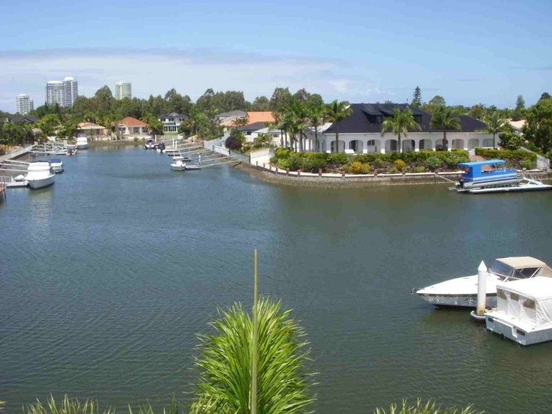 28/82 Limetree Parade, Runaway Bay QLD 4216