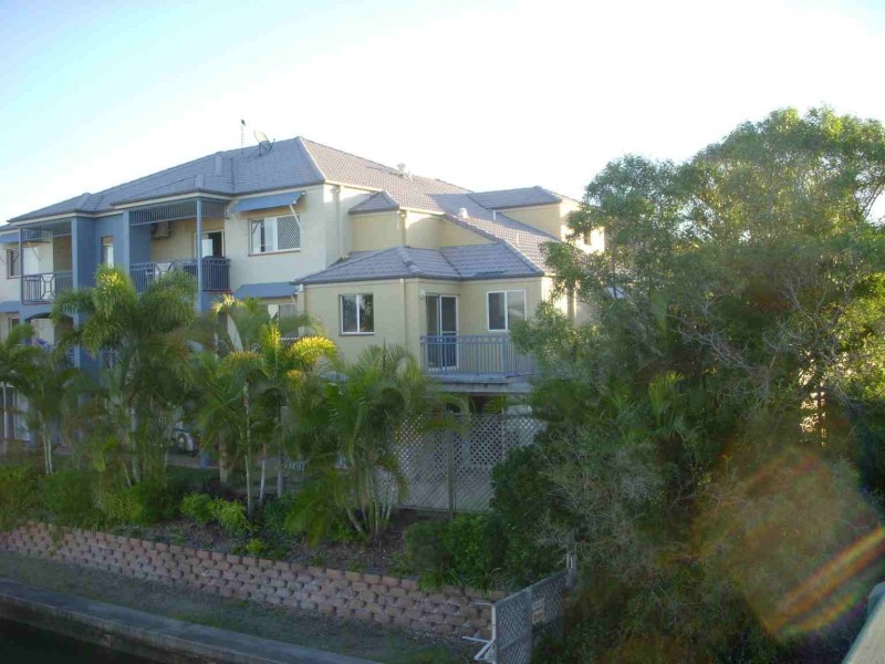 28/82 Limetree Parade, Runaway Bay QLD 4216