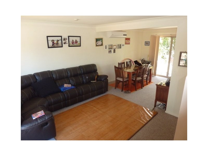 75 Brown, Labrador QLD 4215