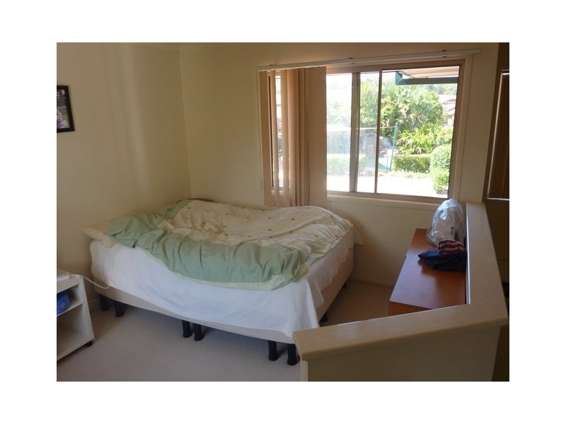 75 Brown, Labrador QLD 4215