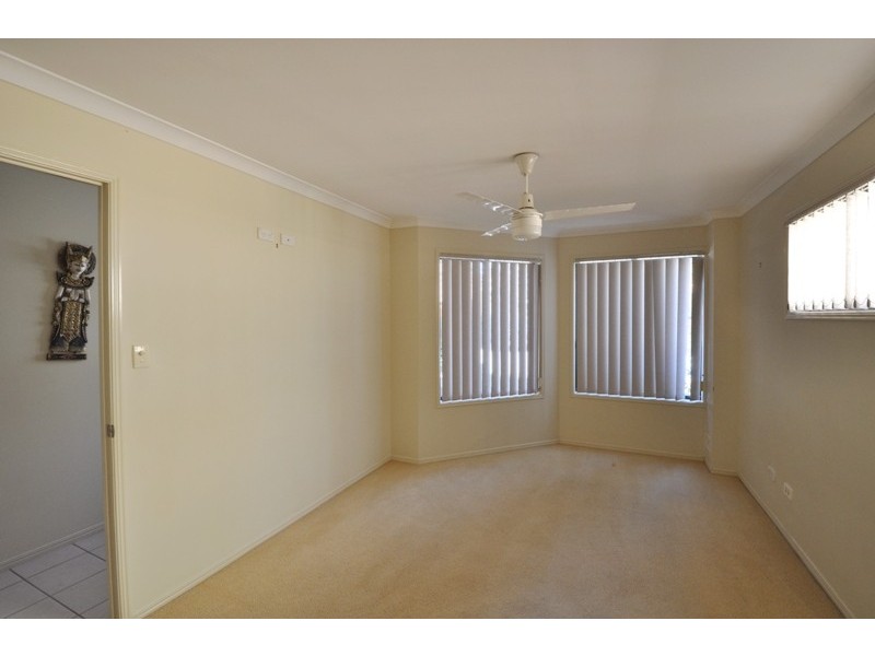 4/9 Pamela Place, Kenmore Hills QLD 4069