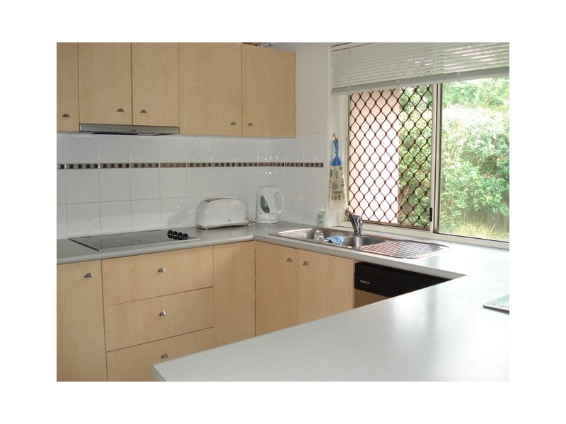 8 Zahner Place, Manly West QLD 4179