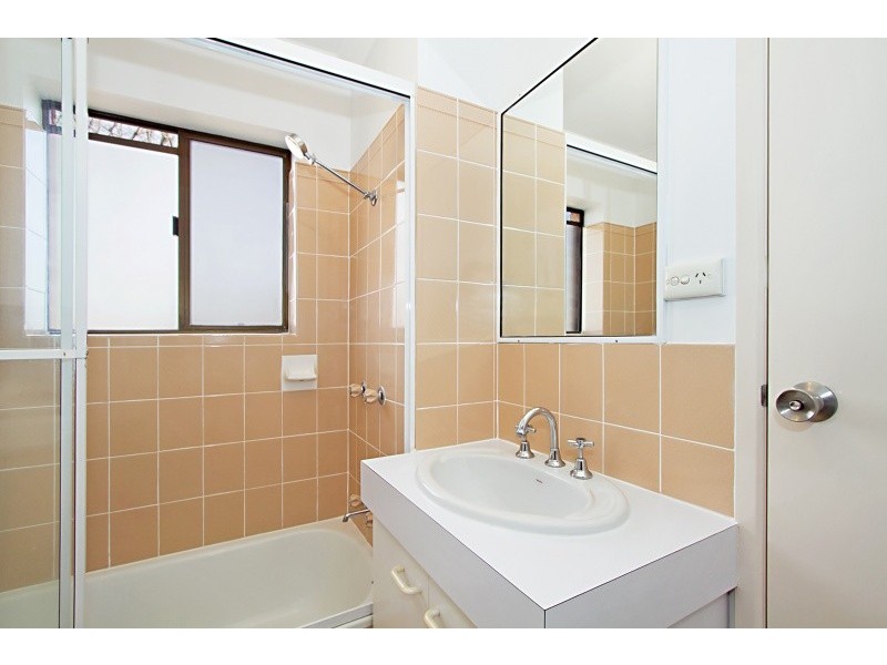 7/87 Macquarie, St Lucia QLD 4067