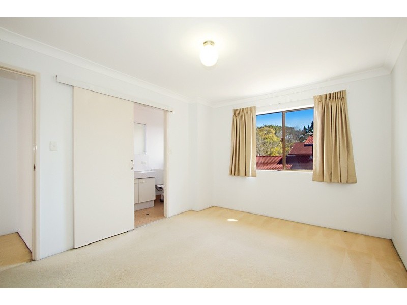 7/87 Macquarie, St Lucia QLD 4067