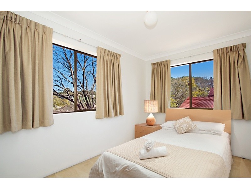 7/87 Macquarie, St Lucia QLD 4067