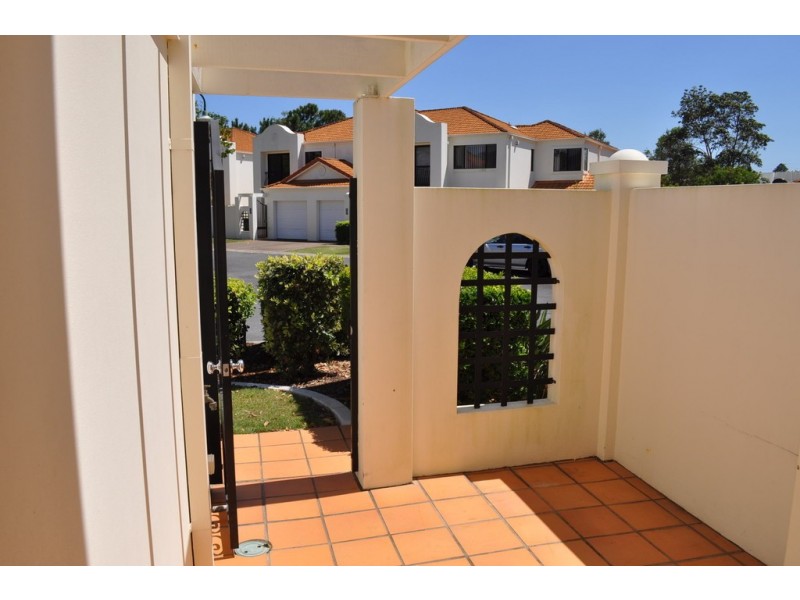 60 Caseys Rd, Hope Island QLD 4212