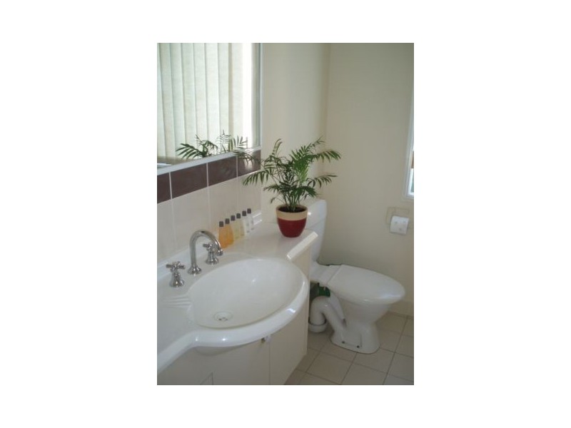 100 Bordeaux Street, Eight Mile Plains QLD 4113