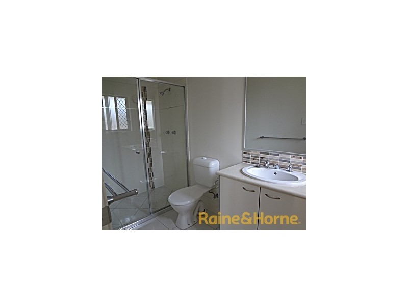 18 Platinum Place, Oxley QLD 4075