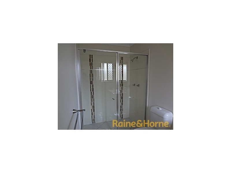 18 Platinum Place, Oxley QLD 4075