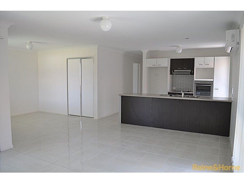 18 Platinum Place, Oxley QLD 4075