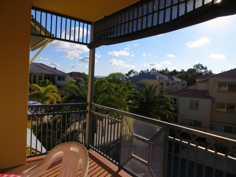 7/82 Limetree Parade, Runaway Bay QLD 4216