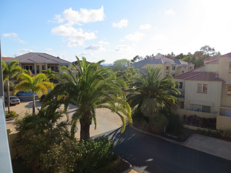 7/82 Limetree Parade, Runaway Bay QLD 4216