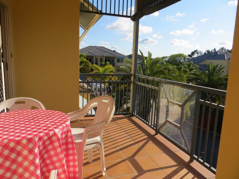7/82 Limetree Parade, Runaway Bay QLD 4216