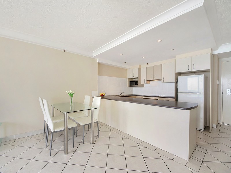 Longbeach 28 Northcliffe Terrace, Surfers Paradise QLD 4217