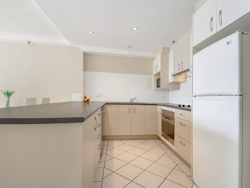 Longbeach 28 Northcliffe Terrace, Surfers Paradise QLD 4217
