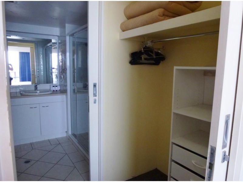 Longbeach 28 Northcliffe Terrace, Surfers Paradise QLD 4217