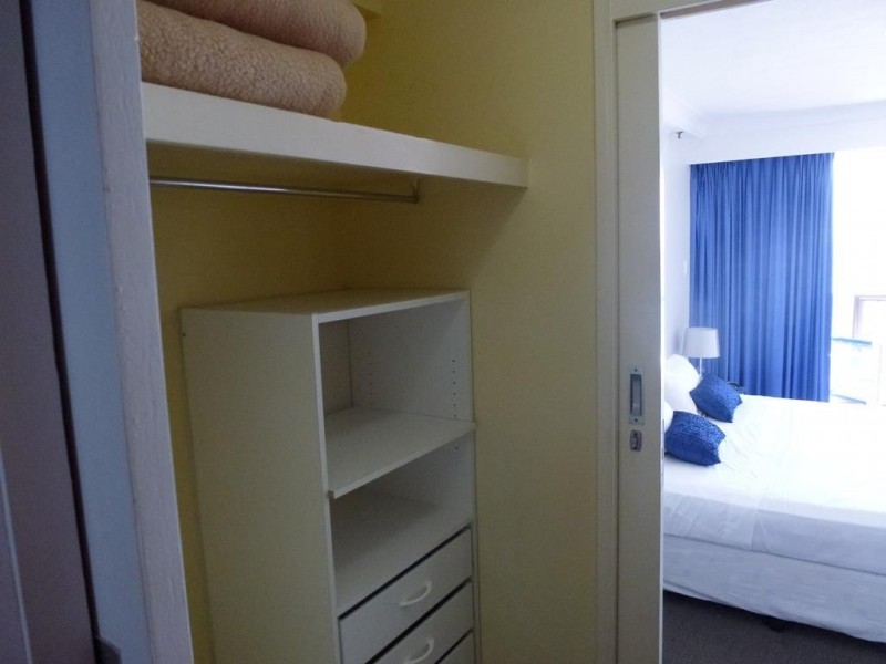 Longbeach 28 Northcliffe Terrace, Surfers Paradise QLD 4217