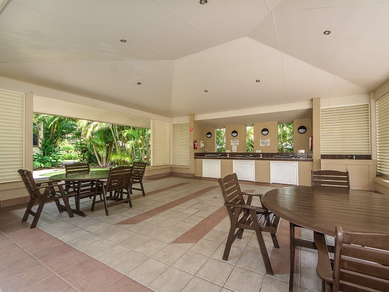 Longbeach 28 Northcliffe Terrace, Surfers Paradise QLD 4217