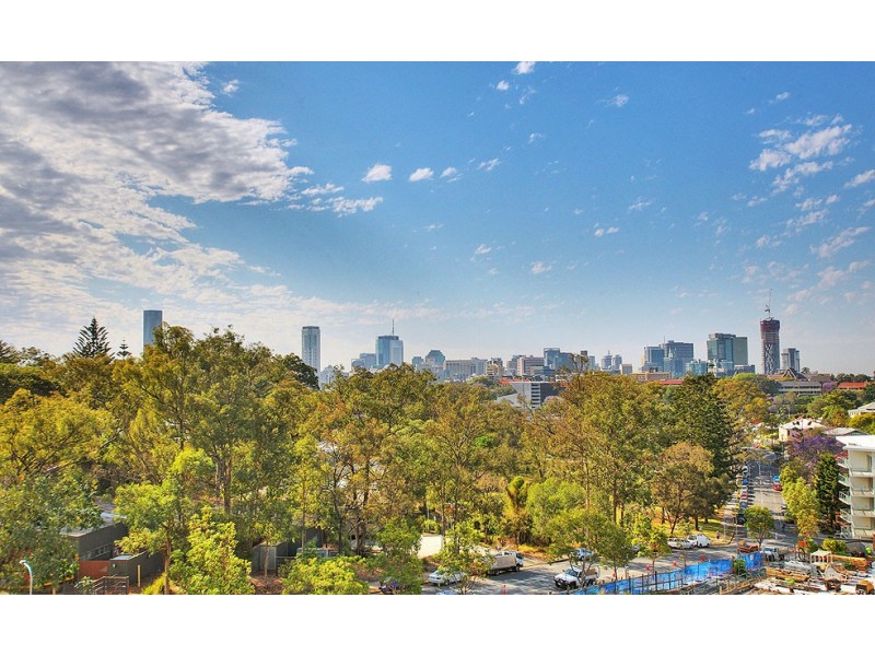 60 Blamey Street, Kelvin Grove QLD 4059