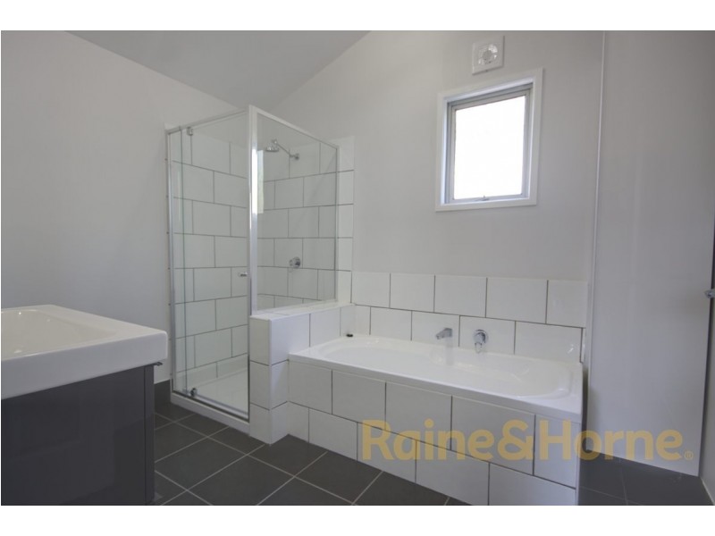 25 Woodhill Ave, Coorparoo QLD 4151