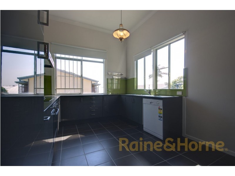 25 Woodhill Ave, Coorparoo QLD 4151