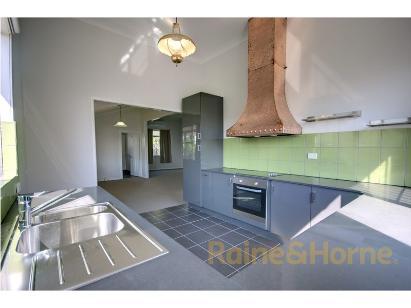 25 Woodhill Ave, Coorparoo QLD 4151