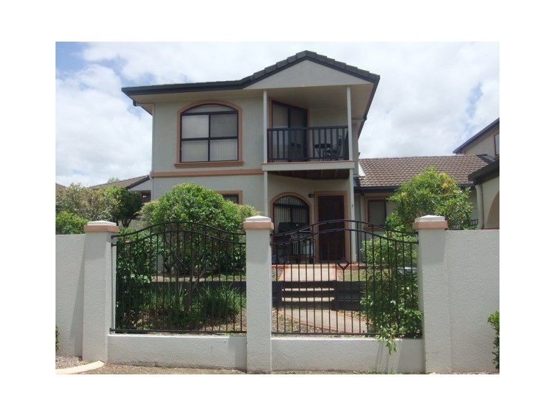 8/12 Greendale Way, Carindale QLD 4152