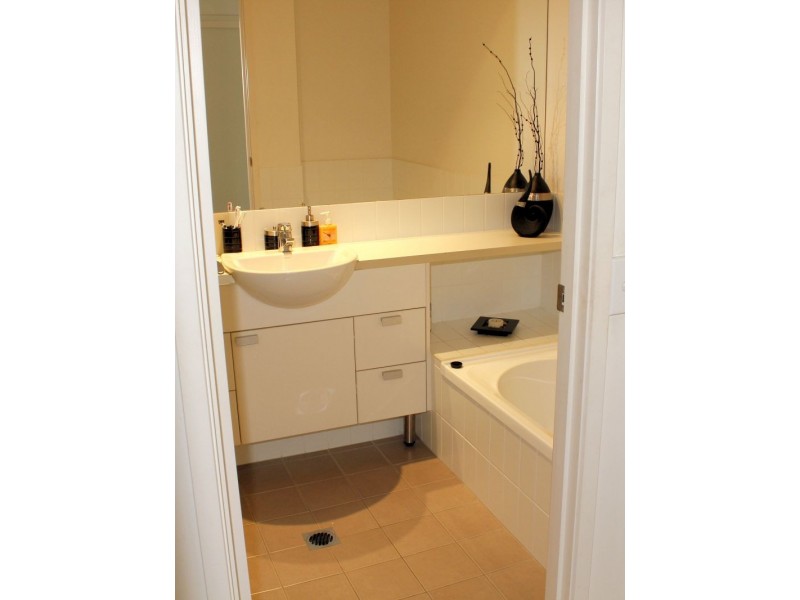 43 RIVERWALK AVENUE, Robina QLD 4226