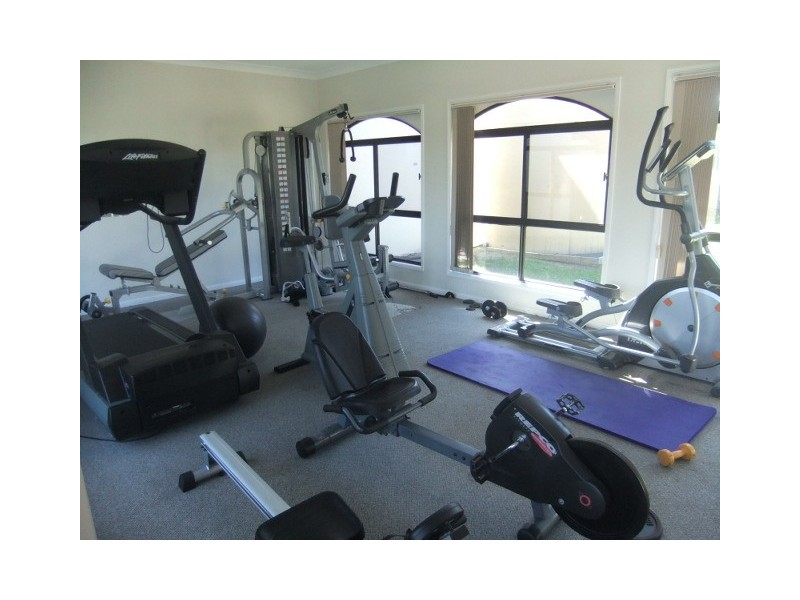 12 Greendale Way, Carindale QLD 4152