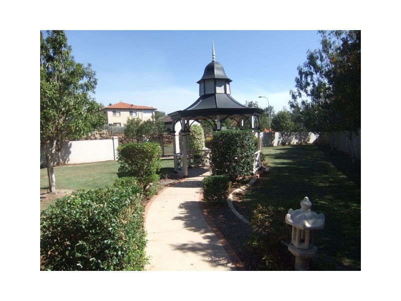 12 Greendale Way, Carindale QLD 4152