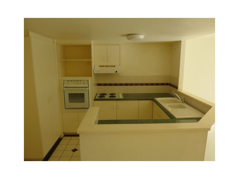 64 / 75 Brown, Labrador QLD 4215
