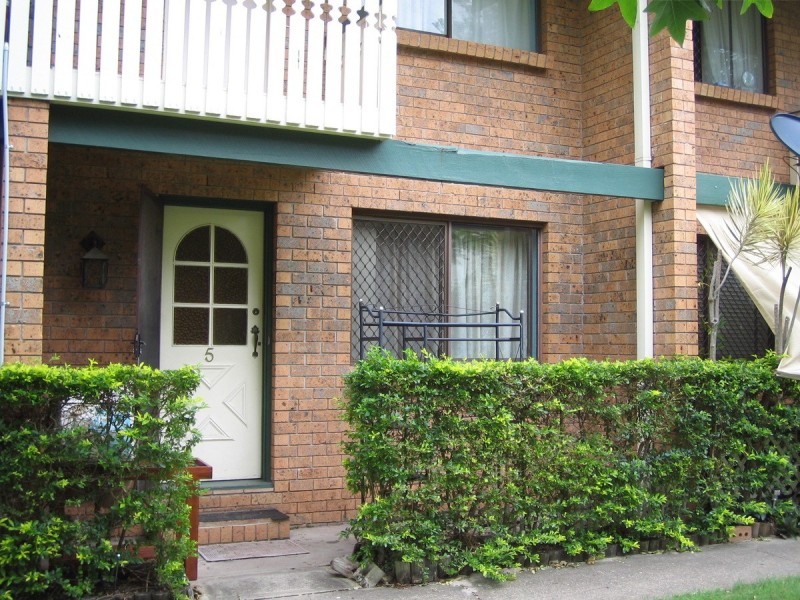 11 Frank Street, Labrador QLD 4215