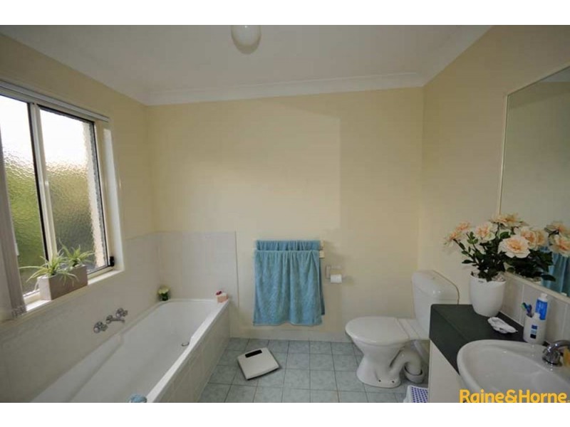 10 Chapman Place, Oxley QLD 4075