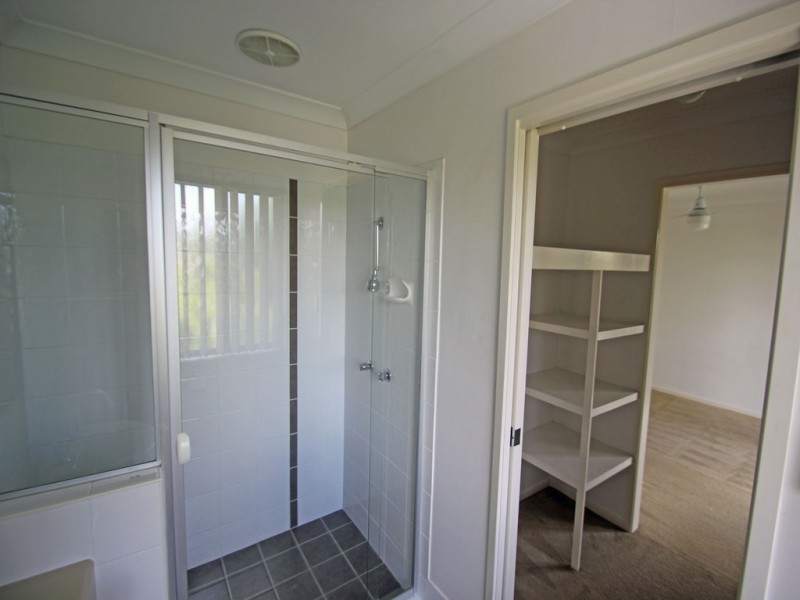 2 Meadowbrook Drive, Meadowbrook QLD 4131