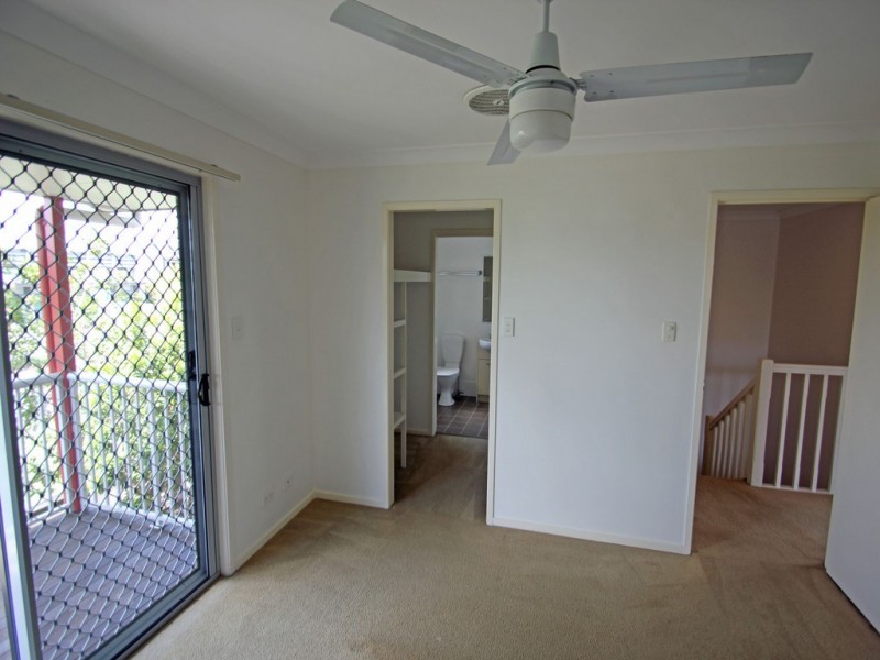 2 Meadowbrook Drive, Meadowbrook QLD 4131