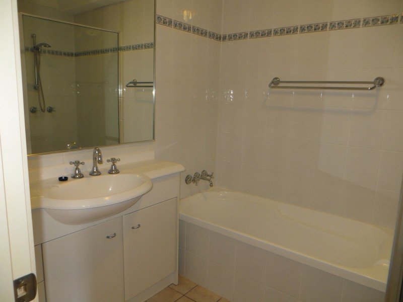 22/82 LIMETREE PARADE, Runaway Bay QLD 4216