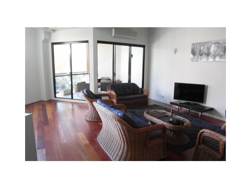 54 Vernon Tce, Teneriffe QLD 4005