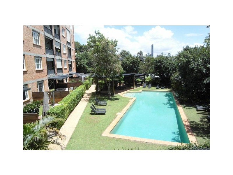 54 Vernon Tce, Teneriffe QLD 4005