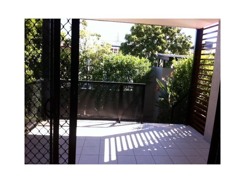 46/15 Kitchener, Coorparoo QLD 4151