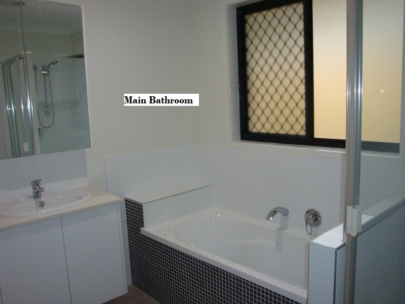 8 Macquarie Way, Browns Plains QLD 4118