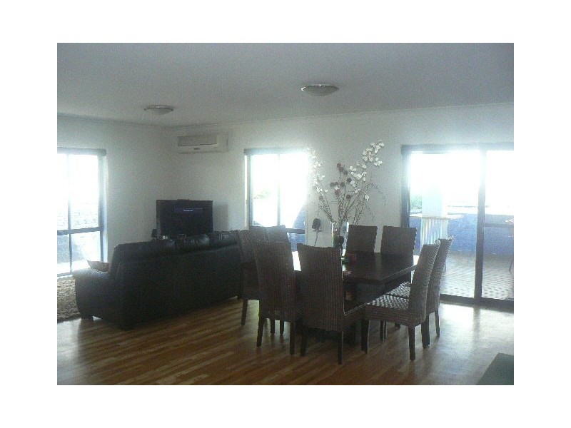 Mount Ommaney QLD 4074