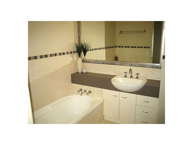 4/44-52 PINE VALLEY DRIVE, Robina QLD 4226